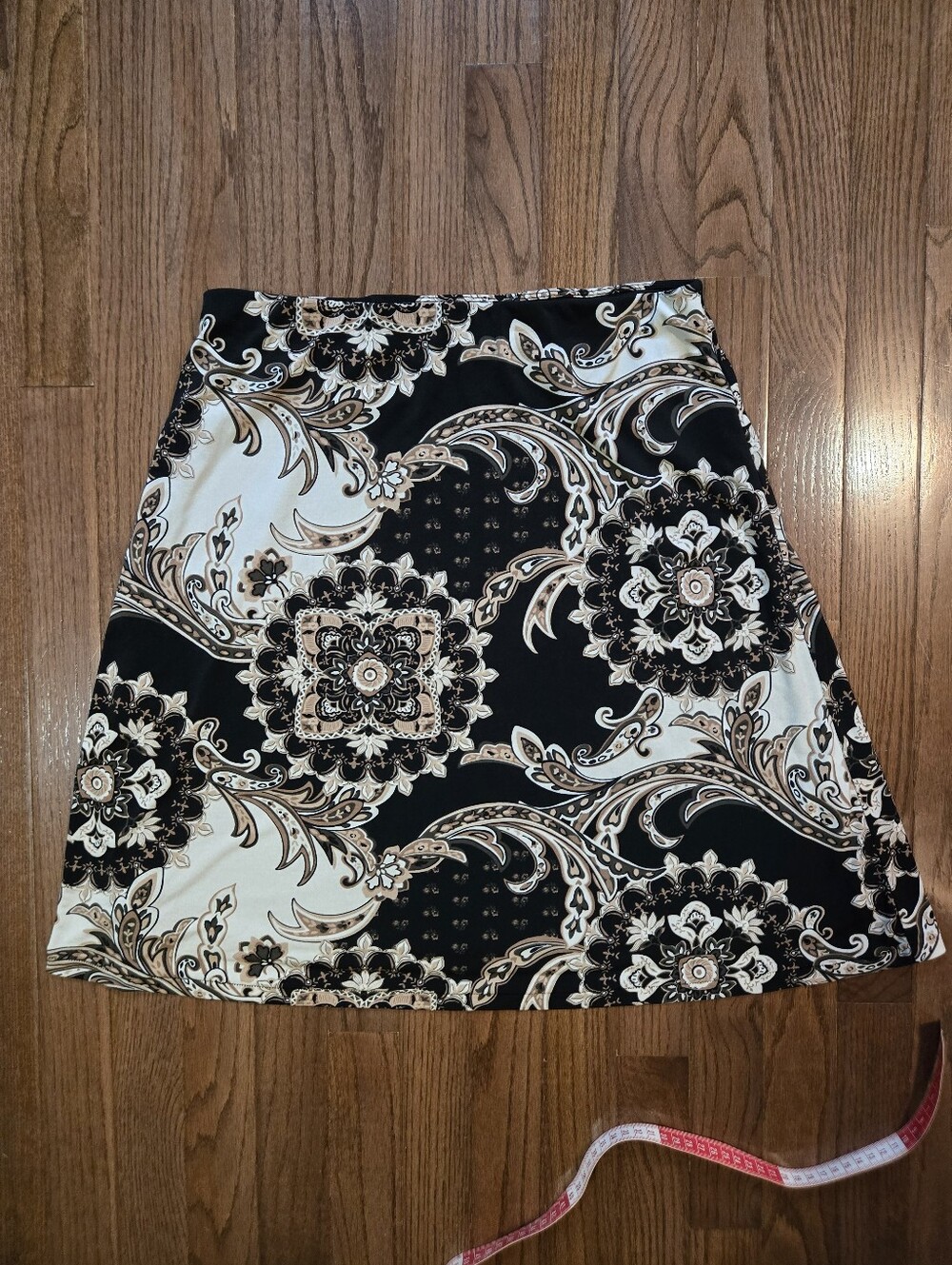 Vintage Y2K Black and Cream Paisley A-Line Skirt